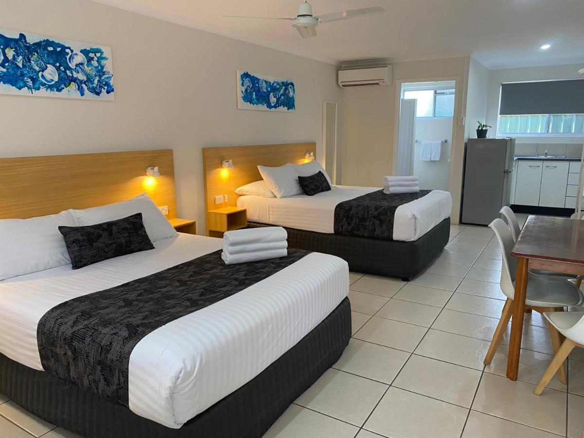 Tin Can Bay Motel 외부 사진