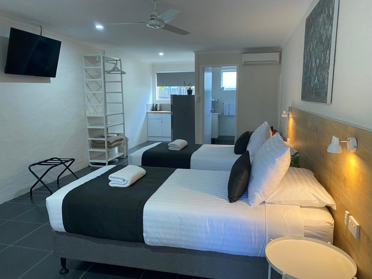 Tin Can Bay Motel 외부 사진