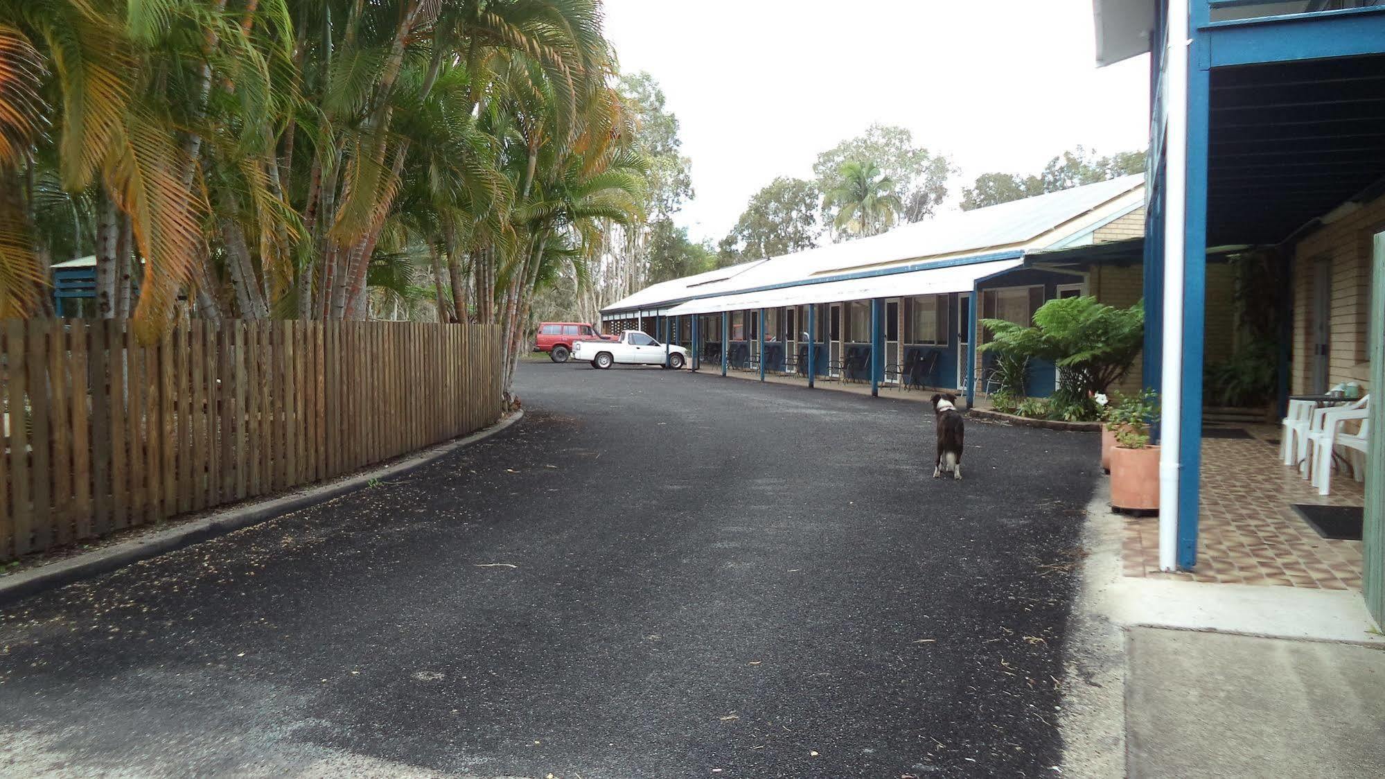 Tin Can Bay Motel 외부 사진